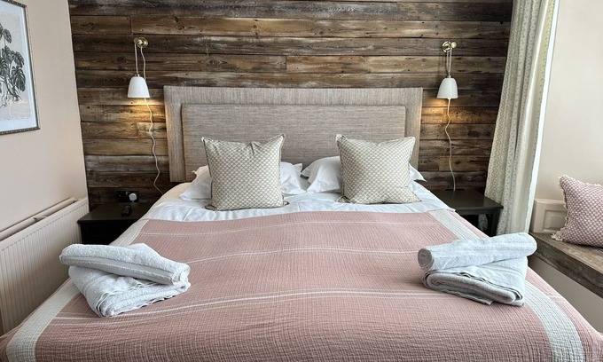 Guiting Power Hotel | The Stag at Stow