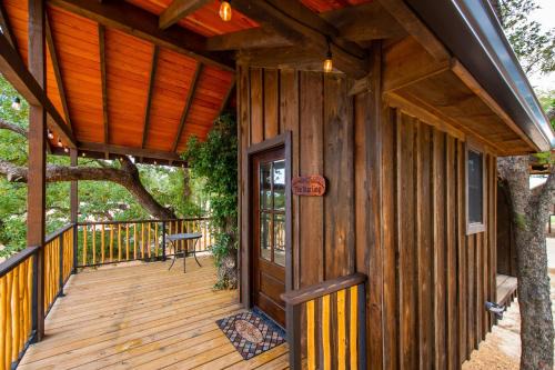 Elm Mott Other | The Starling Treehouse 15 MIN to Magnolia Baylor