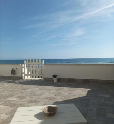 Torvaianica Apartment | the suite on the beach