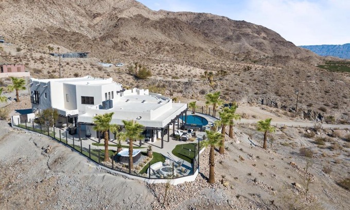 Palm Desert House | The Summit NEW Hilltop Estate with Sunset Views & Movie Theater