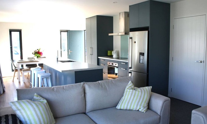 Wanaka House | The Sun Catcher three bedroom home perfect for families