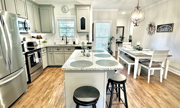 Oxford House | The Sweet Magnolia Discount for S. Carolina game!