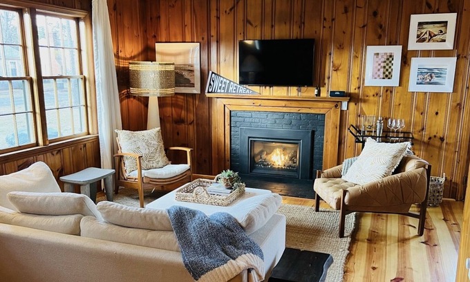 Dennis Port Cottage | The Sweet Retreat - Less than 1/2 mile to Dennis Port beaches