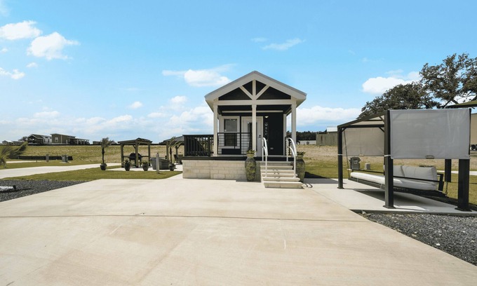 Fredericksburg Cottage | The Texas Longhorn - 131