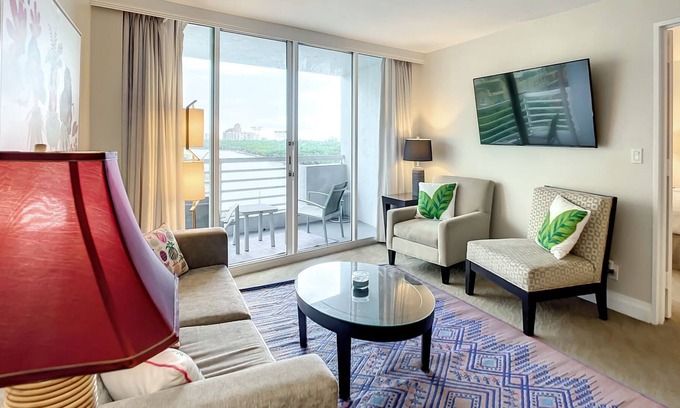 Birch Park Finger Streets Condo | 'The Tiki Tropical' Waterfront Suite w/ Kitchen!