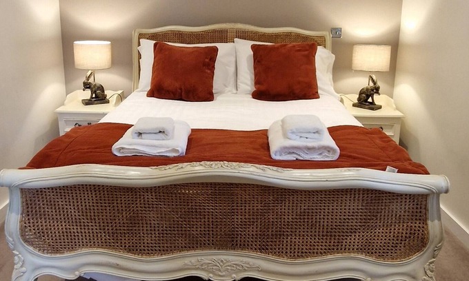 Stamford Cottage | The Toll House at Riverside Stamford