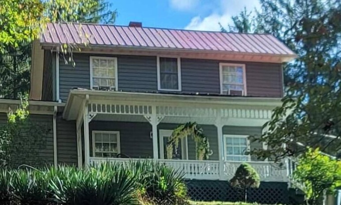 Alderson House | The Tree Garden Cottage at Alderson. Five minutes to the Greenbrier River.