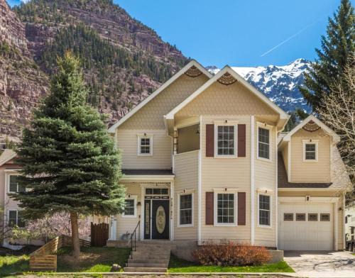 Ouray House | The Victorian off Main Street