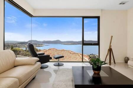 Sandy Bay House | The View Sandy Bay 5 bedroom