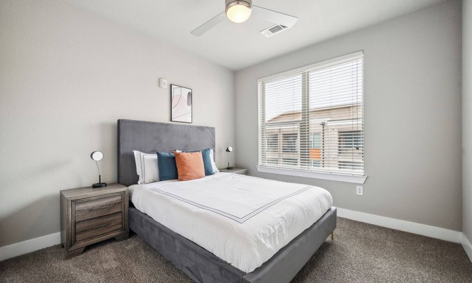 South Arlington Apartment | The Watson 369 I Comfy 2 Bed 1 Bath