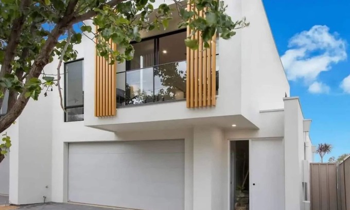 Kurralta Park House | The West on Daphne WiFi Parking Modern