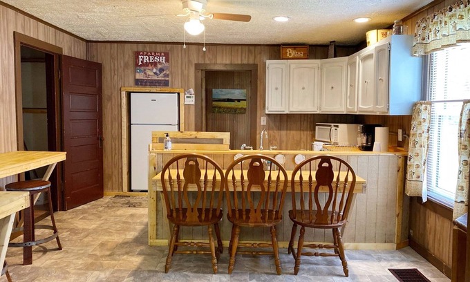 Northfork House | The West Virginia Way, The Bears Den