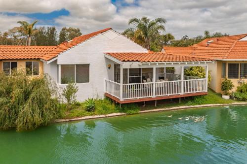 South Yunderup Villa | The Whitehouse - South Yunderup