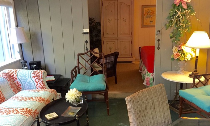 Wianno House | The Wianno Guest House, Osterville ~weekends only~
