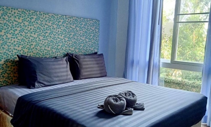 South Pattaya Condo | There is a swimming pool for relaxing. Private parking