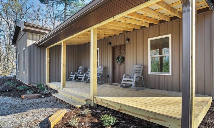 Townsend Cabin | This Amazing home has lots to offer! wonderful hot-tub , pool table & seclusion
