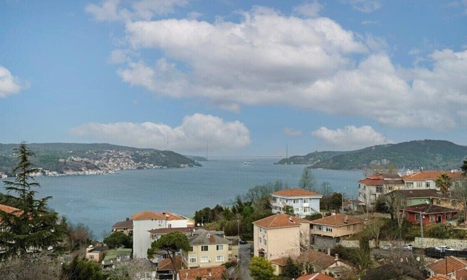 Tarabya Mahallesi Apartment | This apartment is a 2 bedroom(s), 1 bathrooms, located in Sarıyer, İstanbul.