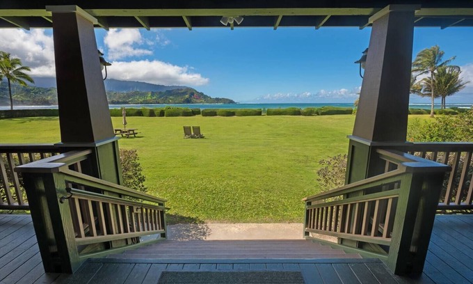 Hanalei House | This beautiful beachfront Hanalei Bay home is located steps from the sand