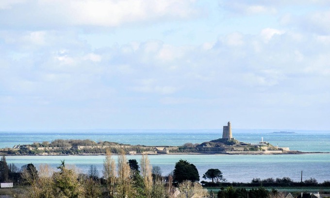 Teurtheville-Bocage House | This charming farmhouse welcomes you in Teurthéville-Bocage in the heart of Normandy.