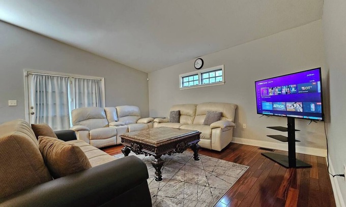 College Park Bed & Breakfast | This charming two-level home offers the perfect mix of space and convenience