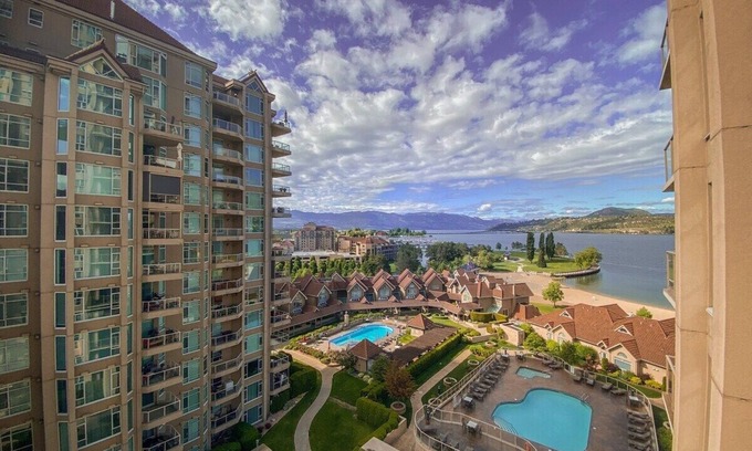 Central Okanagan Condo | This condominium is a 1 bedroom + den/1 bathroom, located in Kelowna, BC