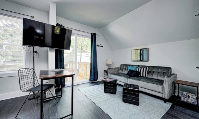 Fountain Square Apartment | This guest suite is a 0 bedroom(s), 1 bathrooms, located in Indianapolis, IN.