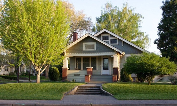 Walla Walla House | This house is a 5 bedroom(s), 3.5 bathrooms, located in Walla Walla, WA.