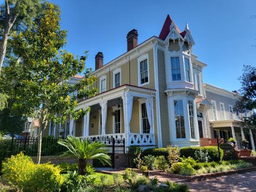 Historic Downtown Savannah Bed & Breakfast | Thomas Weihs Haus