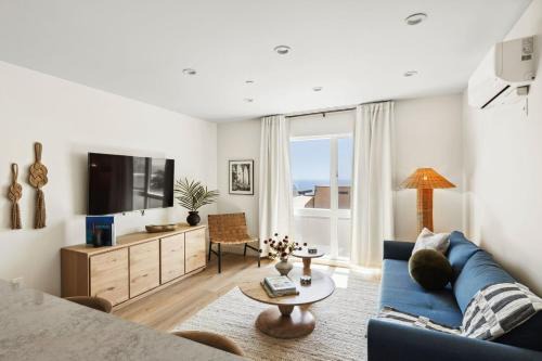 El Porto Apartment | Tide House - Unit D - Modern Oceanview 1BD w Parking