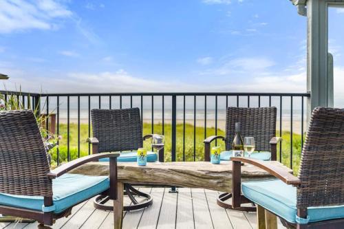 Moclips Apartment | Tide Pool Town Home, Entire House, Amazing Views!