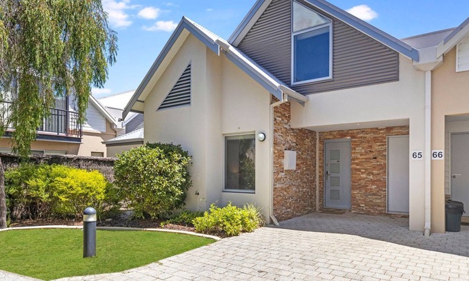 Broadwater Villa | Tides at 65 Cape View Resort