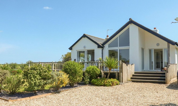 Bideford House | TIDEWOOD, pet friendly, with open fire in Welcombe