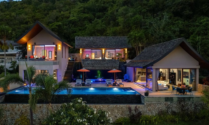 Bophut Villa | Tiga Villa : 4BR Hillside Luxury, Magical Seaview