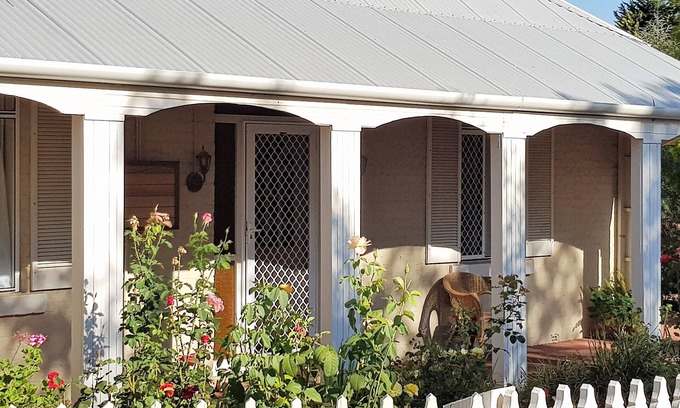 Glen Forrest Cottage | Tillbrook Cottage, Perth Hills