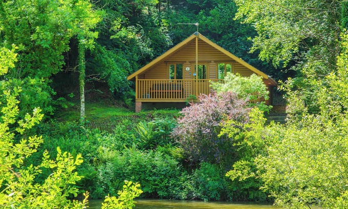 Westleigh Ski Chalet | Timber lodge set by the lake with one double and one twin.