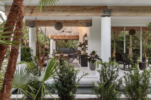 Naples House | ✰ Time 4 U Estate: Hot tub, Pool, Tennis Court, Ping Pong Fire Pit & More!