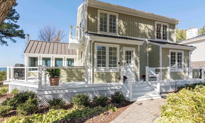 Tilghman House | Time Stands Still At the Dock.
