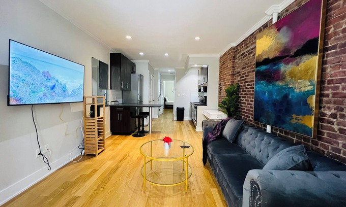 Hell's Kitchen Apartment | Times Square Luxe: 5 Beds with Washer/Dryer