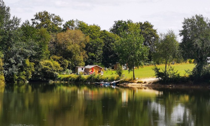 Champsac House | Tiny Home 'À L'étang' with Lake View, Shared Pool and Private Terrace