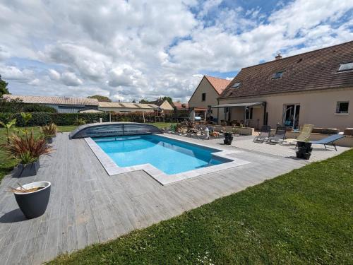 Mareau-aux-Bois House | Titre proposé : Gîte familial avec piscine chauffée, jardin et jeux pour enfants à l'orée de la forêt d'Orléans - FR-1-590-432
