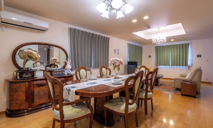 Katsushika Villa | Tokyo Koiwa European Villa 4 Bedrooms 2 WC 1EV Haneda Narita Direct Max 8 Guests