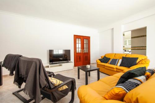 Praia da Luz House | Topside Luz Guesthouse