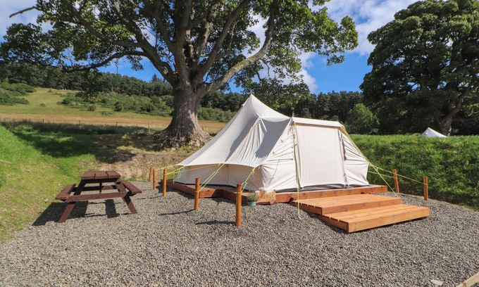 Glentress Cottage | TOR HILL, romantic, with open fire in Peebles