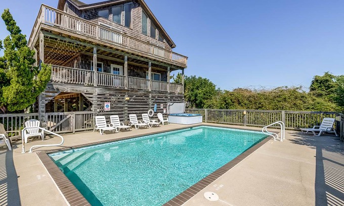 Duck House | Tornquist 855 ft from the beach Private Pool, Hot Tub Duck