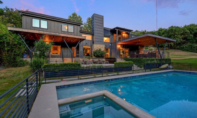 Austin House | Toro Canyon - 10 min. downtown/Heated or Cooled Pool/Hot Tub/More