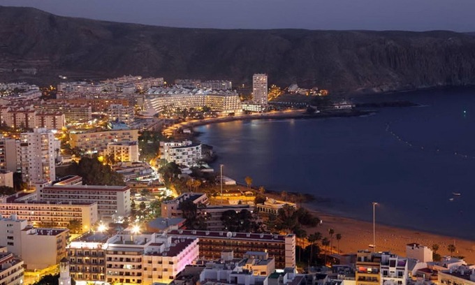 Los Cristianos Apartment | Totally renovated holiday accommodation "Los Cristianos 2-bed beach property"