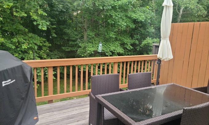 Pasadena House | Townhouse centrally located between Annapolis and Baltimore