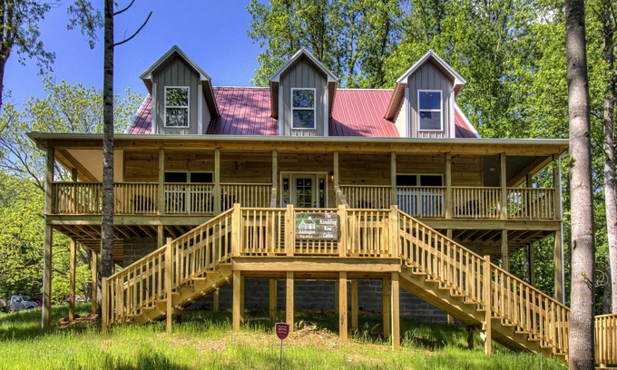 Townsend House | Townsend TN Cabin Near Davy Crockett Riding Stables & Tuckaleechee Caverns