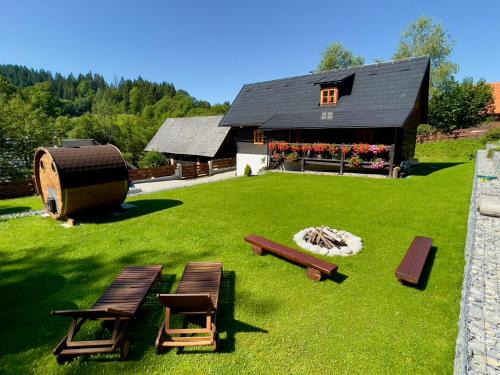 Dolny Kubin Ski Chalet | Traditional deer Cabin with Sauna