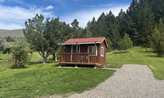 Virginia City Cabin | Tranquil 1 Room Cabin in Virginia City